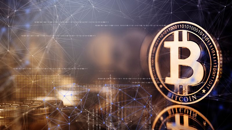 Por tres razones - Criptomonedas: el salto de la especulación a la utilidad - Escuchar ahora