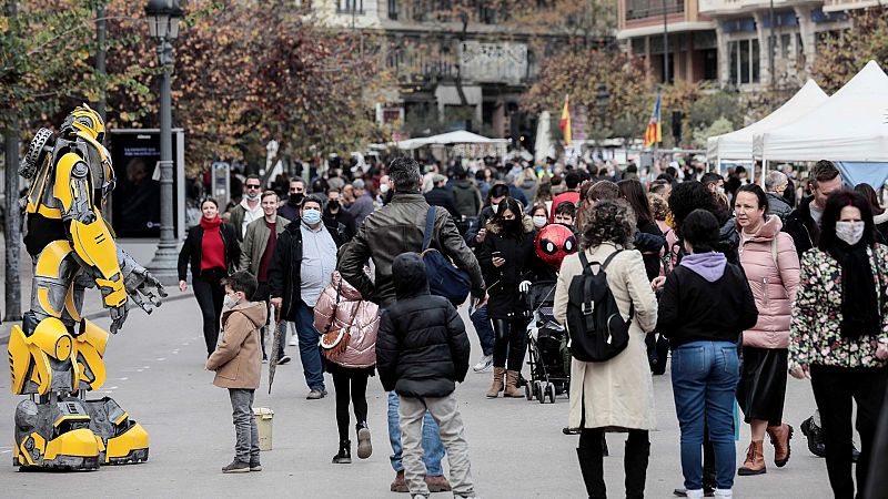 Las mañanas de RNE con Íñigo Alfonso - Álvaro Castellanos, hospital La Fe: "La mascarilla servirá para mentalizarnos de que estamos en riesgo" - Escuchar ahora 
