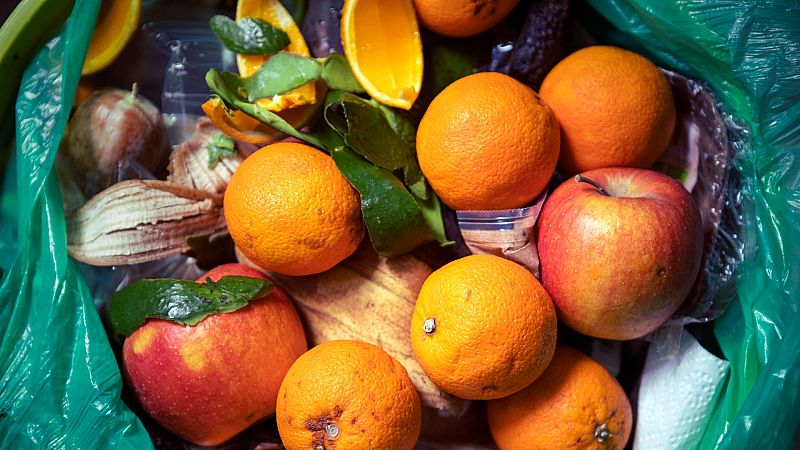 Más cerca - El 43% de los españoles compra turrón aunque no nos guste - Escuchar ahora 