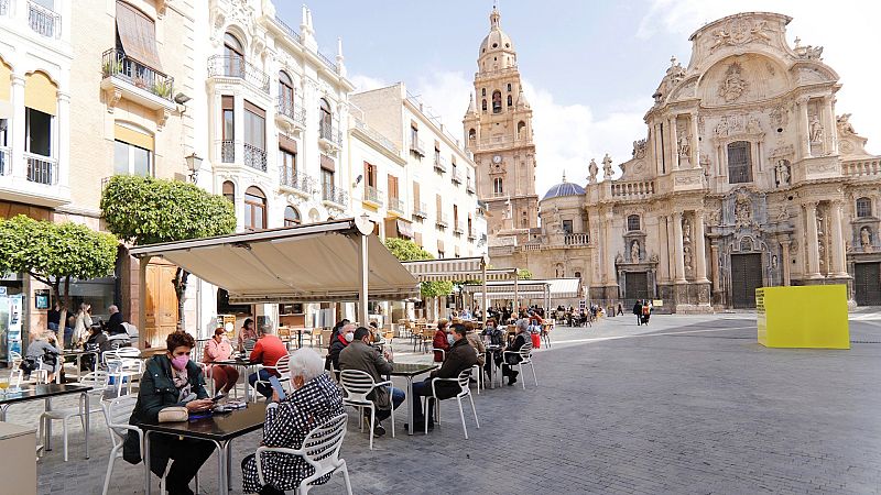 14 horas - Murcia: sin actividad no esencial entre la 1.00 y las 6.00 - Escuchar ahora 