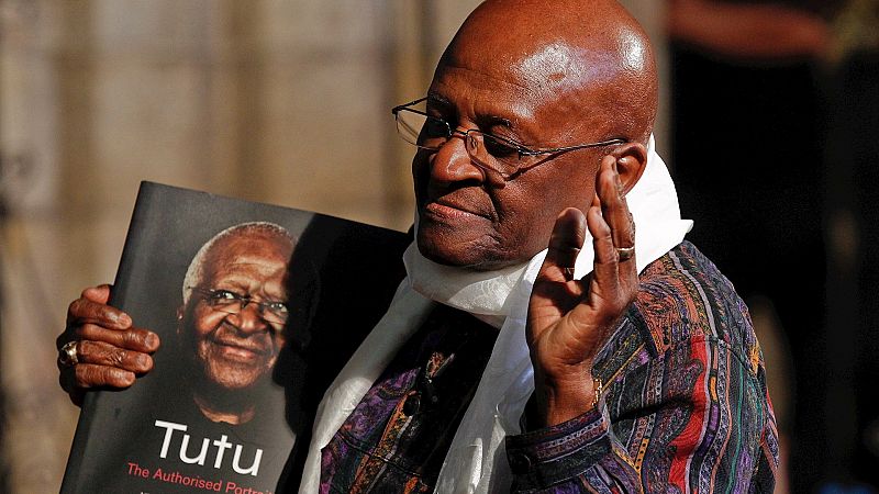 Boletines RNE - Fallece Desmond Tutu, símbolo de la lucha contra el 'apartheid' - Escuchar ahora