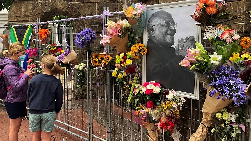 Cinco Continentes - Sudáfrica y el mundo despiden a Desmond Tutu - Escuchar ahora