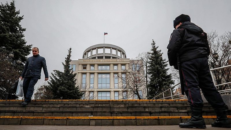 Boletines RNE - Rusia ordena el cierre de Memorial, la principal organización de Derechos Humanos del país - Escuchar ahora