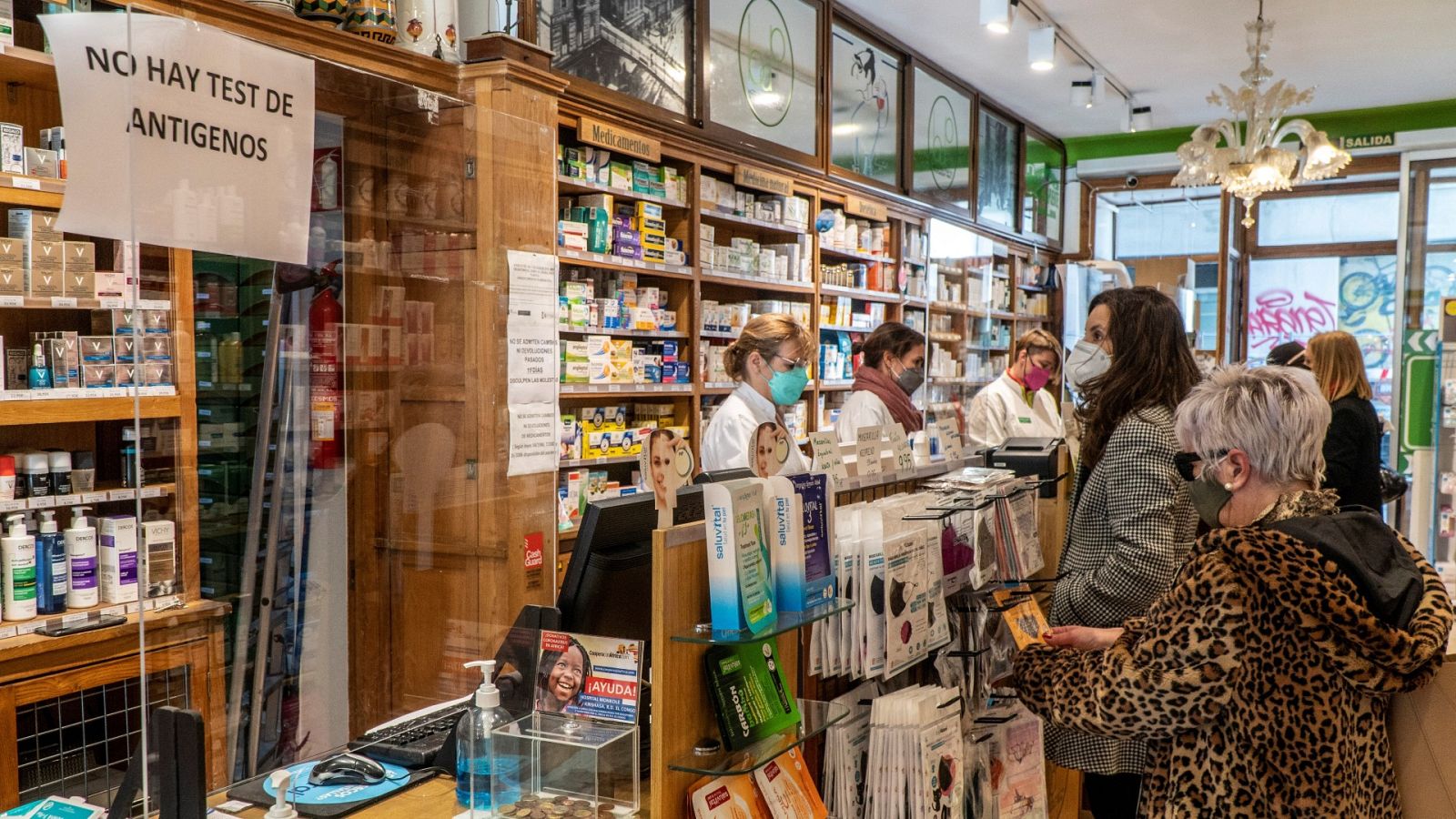 Las mañanas de RNE con Íñigo Alfonso - Aumenta la demanda de test de antígenos un 500% esta Navidad - Escuchar ahora