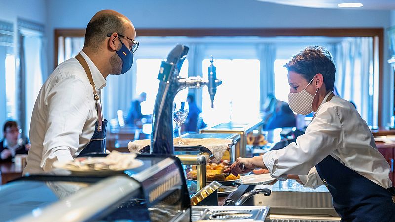 Boletines RNE - El paro baja en 2021 en cerca de 800.000 personas - Escuchar ahora 