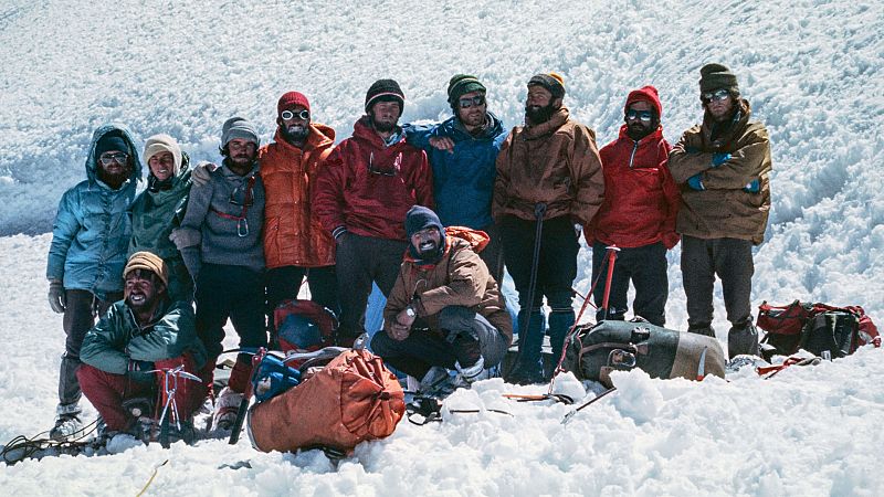 Por tres razones - La expedición vasco-polaca hermanada en las alturas - Escuchar ahora