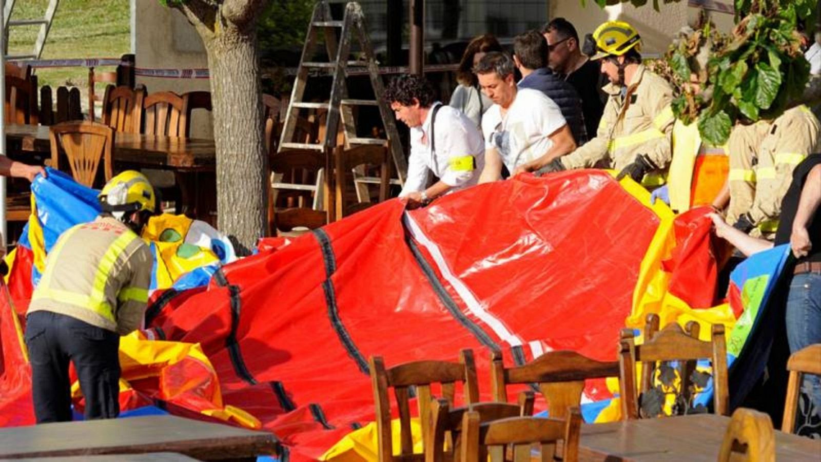 14 Horas - Los castillos hinchables pequeños se encuentran en un vacío legal - Escuchar ahora