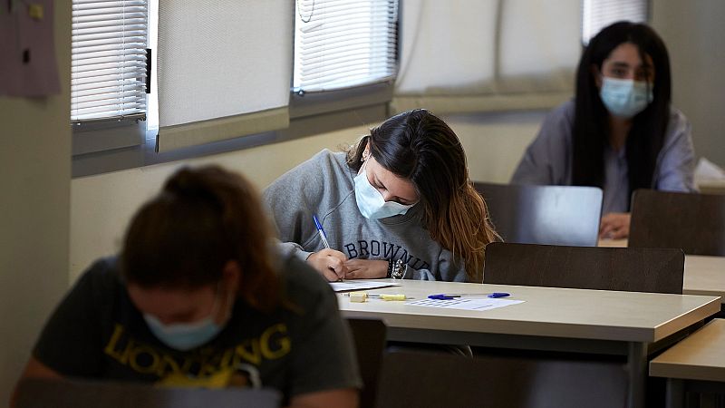 Las Mañanas de RNE - La Universidad garantiza el derecho a prórroga de los estudiantes contagiados - Escuchar ahora