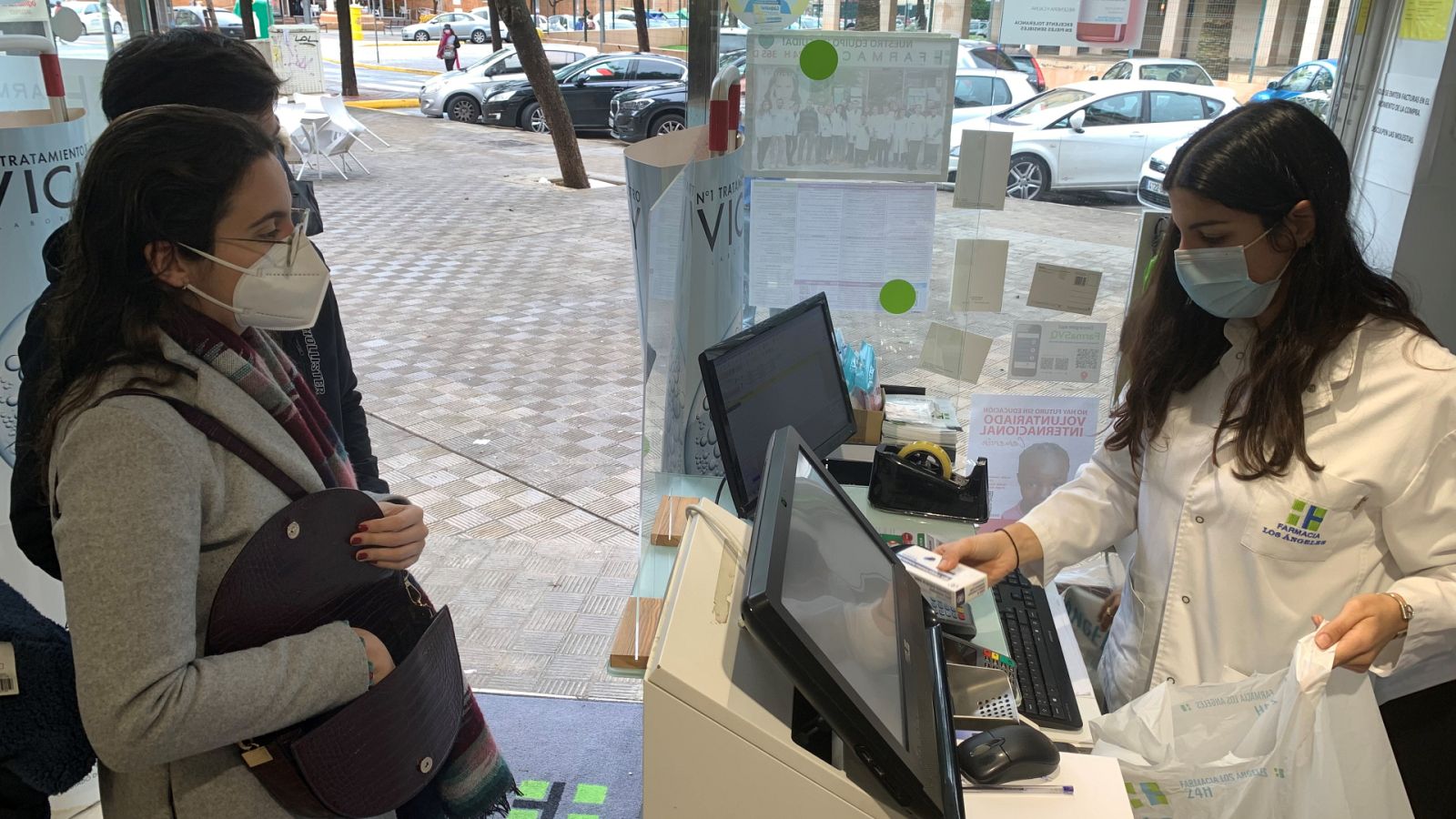 14 Horas - OCU: "La prueba debería ser gratuita para los sintomáticos o contactos estrechos" - Escuchar ahora 