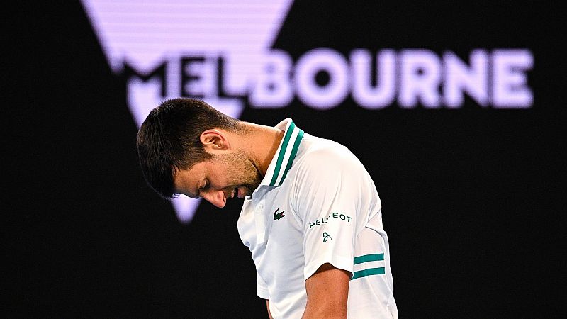 14 Horas Fin de Semana - Novak Djokovic ya ha abandonado Australia y podría no jugar durante 3 años en el país  - Escuchar ahora