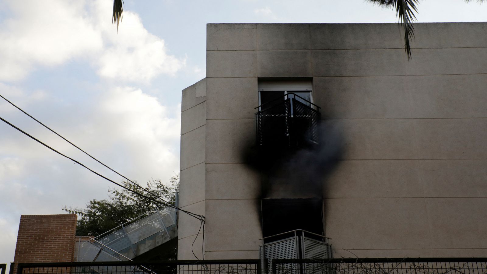 14 horas - Un cortocircuito podría haber sido la causa del incendio en la residencia de mayores de Moncada - Escuchar ahora