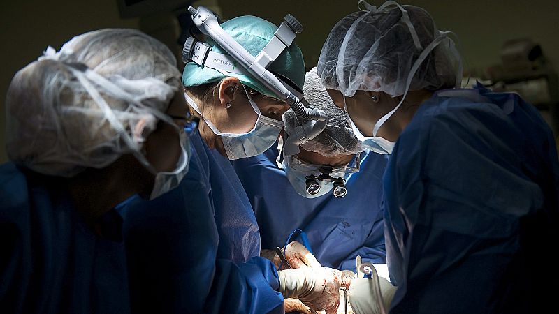 Boletines RNE - España se mantiene a la cabeza de trasplantes a pesar de la pandemia - Escuchar ahora