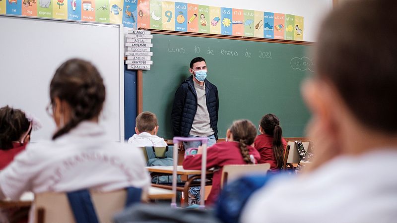 14 horas - Aumentan los contagios por covid entre profesores y alumnos tras dos semanas de clases - Escuchar ahora