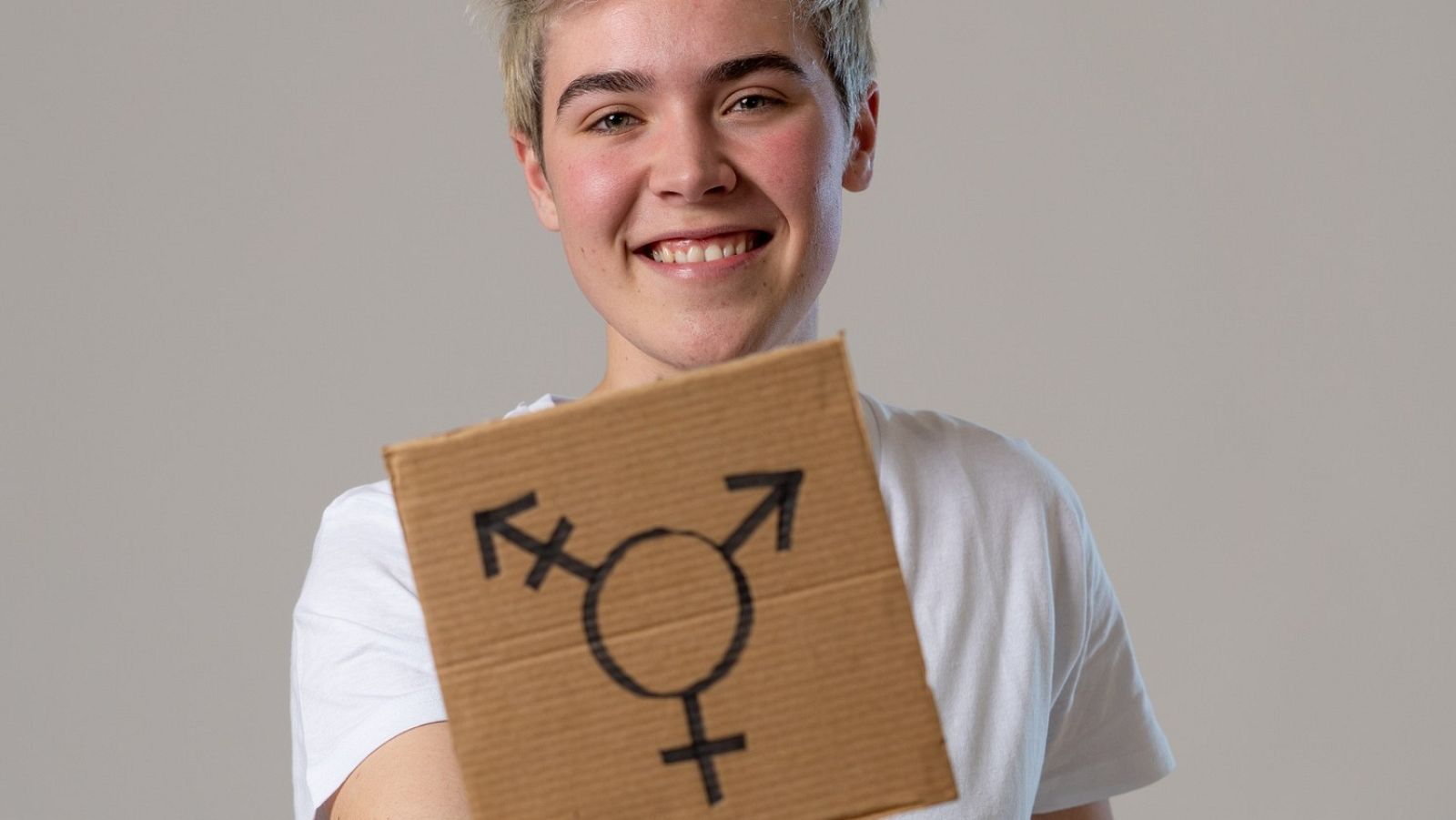 Wisteria Lane - Luna Ki y Carlos Peña, ejemplos no binarios en los medios - 23/01/22 - Escuchar ahora