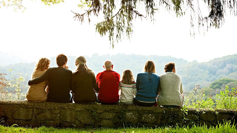 Por tres razones - La Comunedad: "me han dado un motivo para seguir adelante" - Escuchar ahora