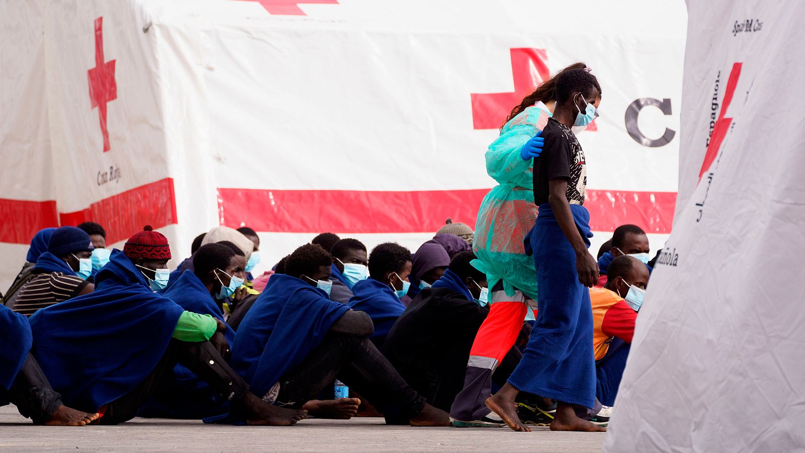 Las mañanas de RNE con Íñigo Alfonso - Dieciocho desaparecidos al hundirse una patera en Canarias - Escuchar ahora