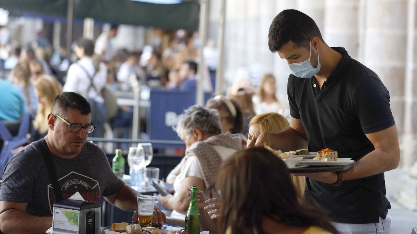 14 horas - EPA: España cierra 2021 con 840.700 ocupados más y el paro cae al 13,33% - Escuchar ahora