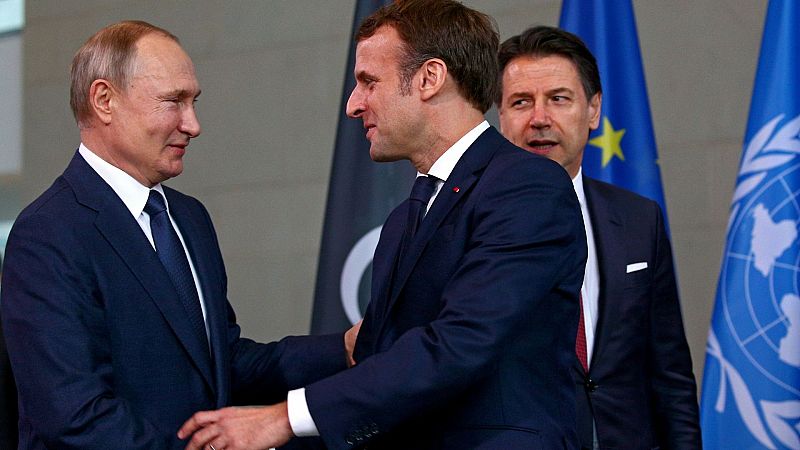 España a las 8 - Macron y Putin acuerdan mantener el diálogo para buscar la desescalada en Ucrania - Escuchar ahora
