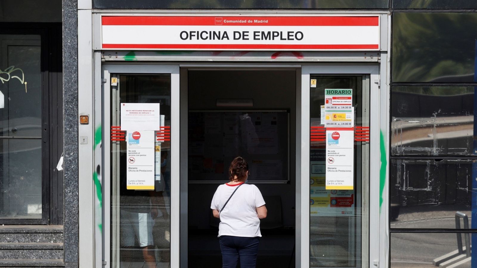 14 Horas - El paro crece en 17.173 personas, la menor subida en enero desde 1998 - Escuchar ahora 