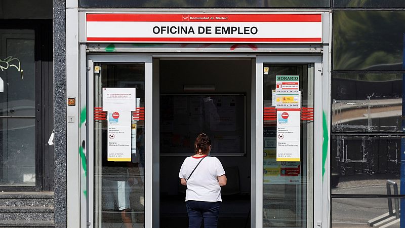 14 Horas - El paro crece en 17.173 personas, la menor subida en enero desde 1998 - Escuchar ahora 