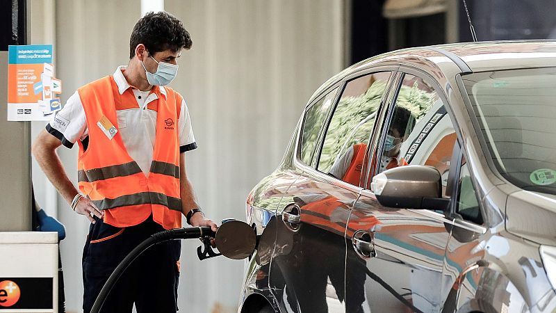 14 Horas - La gasolina marca un nuevo récord: 1,53 euros por litro - Escuhar ahora