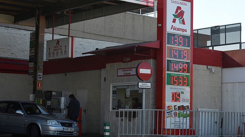 Las mañanas de RNE con Íñigo Alfonso - La gasolina marca récords: Es un 25% más cara que hace un año - Escuchar ahora