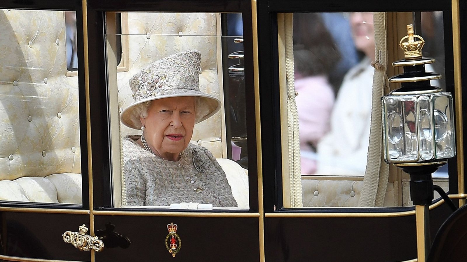 Las Mañanas de RNE - Isabel II de Inglaterra. De profesión, reina - Escuchar ahora