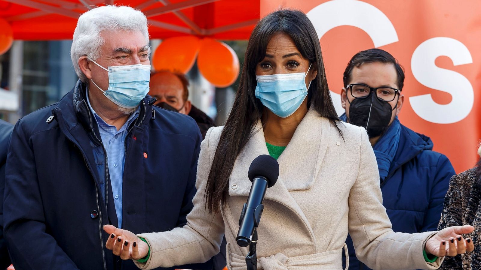 24 horas - La retirada de la mascarilla en exteriores el tema principal en la campaña de Castilla y León - Escuchar ahora