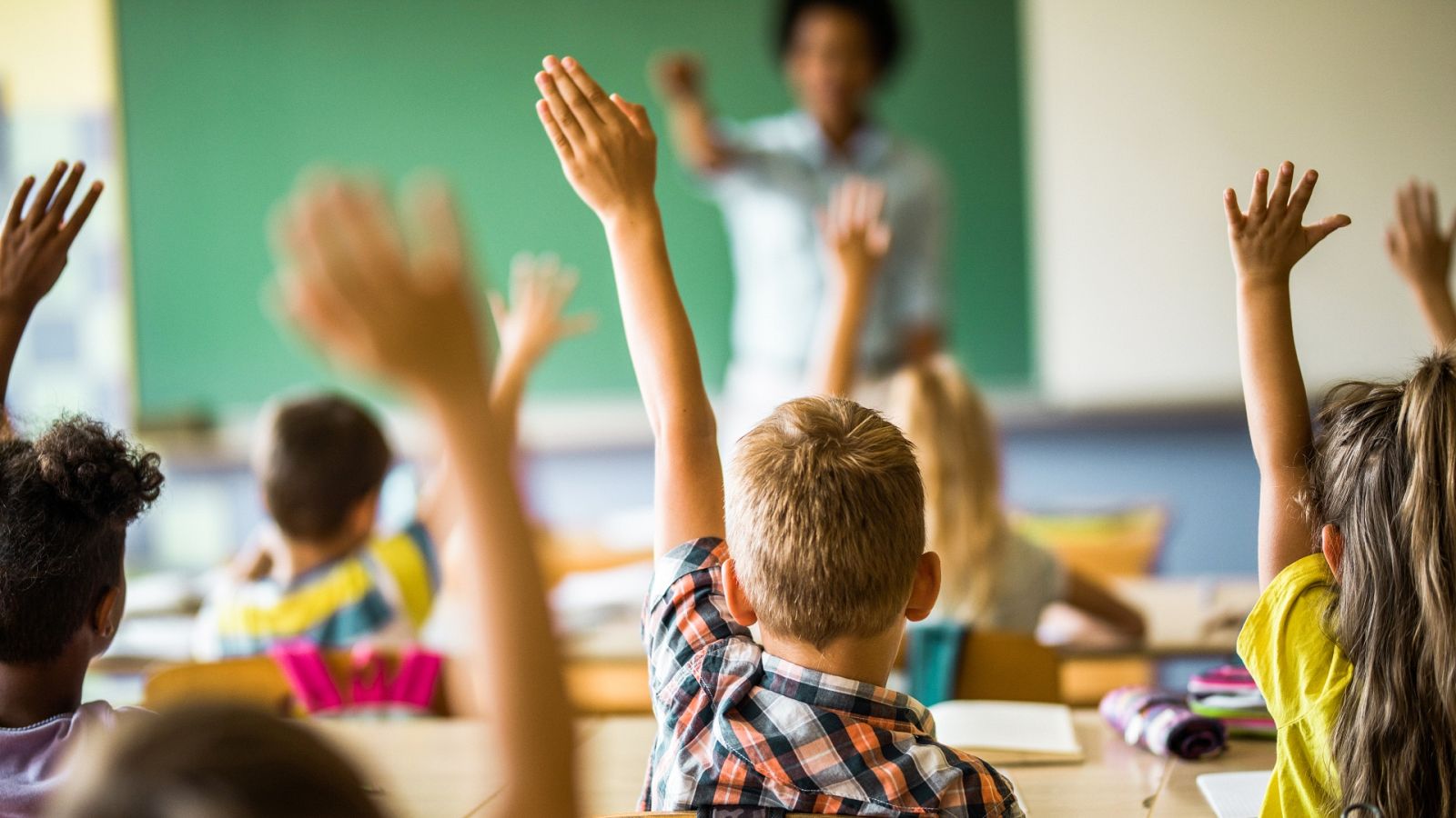 Por tres razones - "Este mundo requiere otra forma de aprender" - 07/02/22 - Escuchar ahora