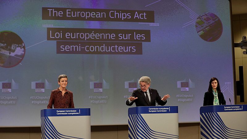 14 horas - Bruselas presenta un plan de 15.000 millones para producir microchips en la Unión Europea - Escuchar ahora