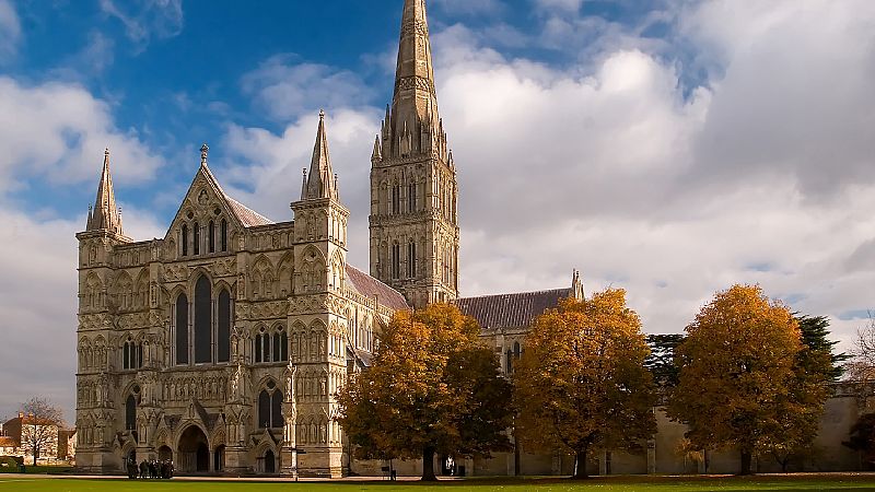 14 horas - 40 años de restauración en la catedral de Salisbury - Escuchar ahora 