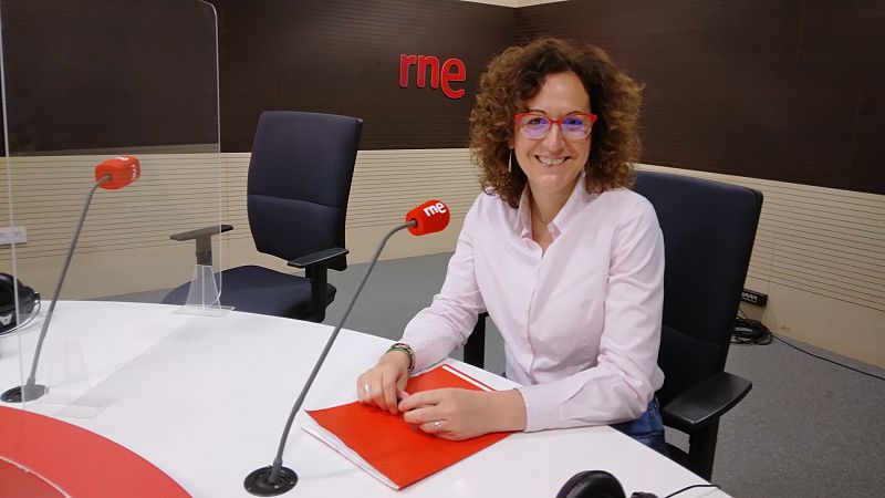 Crónica de Andalucía - Nuria López: "Hay muchísima externalización en atención sanitaria" - Escuchar ahora