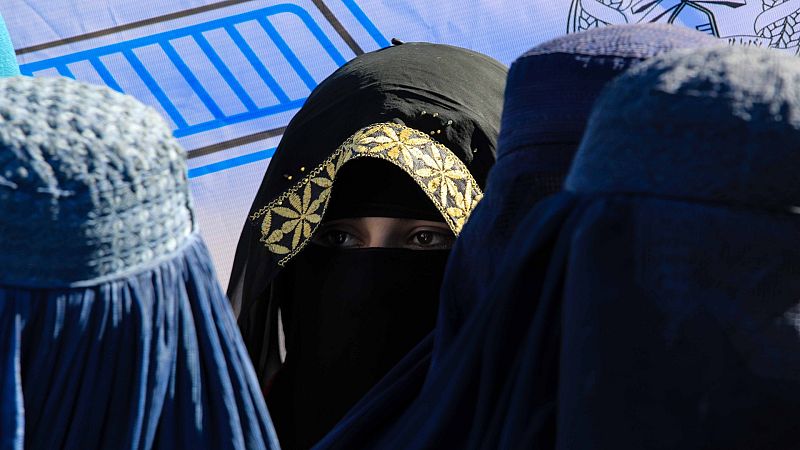 Cinco continentes - Entrevista a la refugiada afgana Farina Abdul