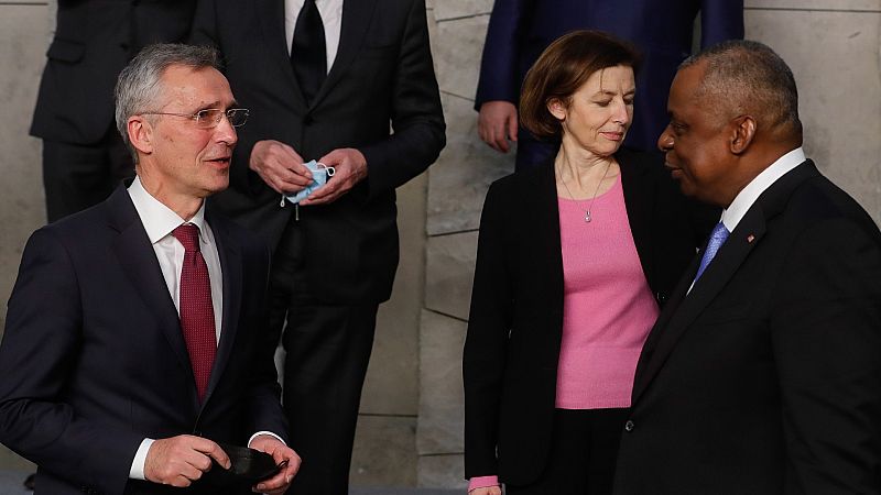 24 horas - La OTAN acuerda reforzar la presencia militar al este de Europa - Escuchar ahora