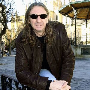 Joyas del archivo sonoro - Joyas del archivo sonoro - 'Lo malo es...ni darse cuenta' por Rosendo - Escuchar ahora