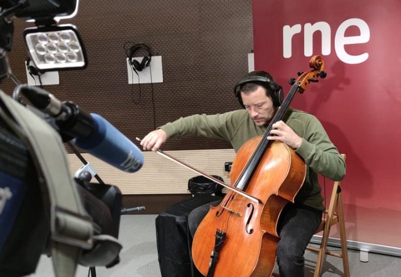 Entrevista con Matthieu Saglio, violonchelista de jazz - Escuchar ahora