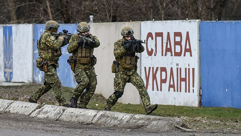 Las Mañanas de RNE - Sara Núñez, profesora de historia: "La ayuda militar mandada a Ucrania tiene el riesgo de que extienda la guerra" - Escuchar ahora