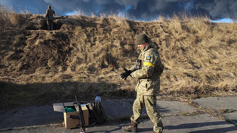14 horas fin de semana - Las fuerzas ucranianas continúan resistiendo en Kiev: no se ha producido el asalto - Escuchar ahora