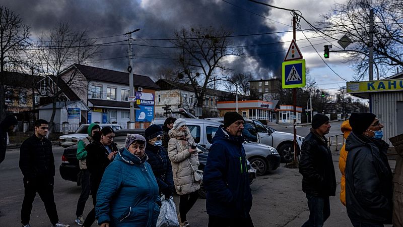 24 horas fin de semana - Kiev construye un frente de defensa, mientras esperan el avance de las tropas rusas - Escuchar ahora