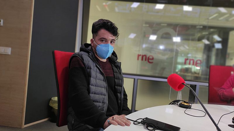 Las Mañanas de RNE - Ali, refugiado afgano en España: "No podemos quedarnos sentados, estamos obligados a cambiar" - Escuchar ahora