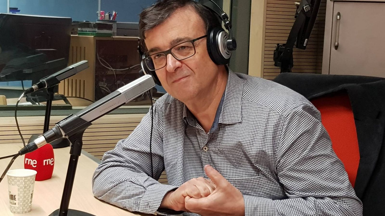 Las mañanas de RNE con Pepa Fernández - Javier Cercas presenta "El Castillo de Barbazul" - 04/03/22 - Escuchar ahora