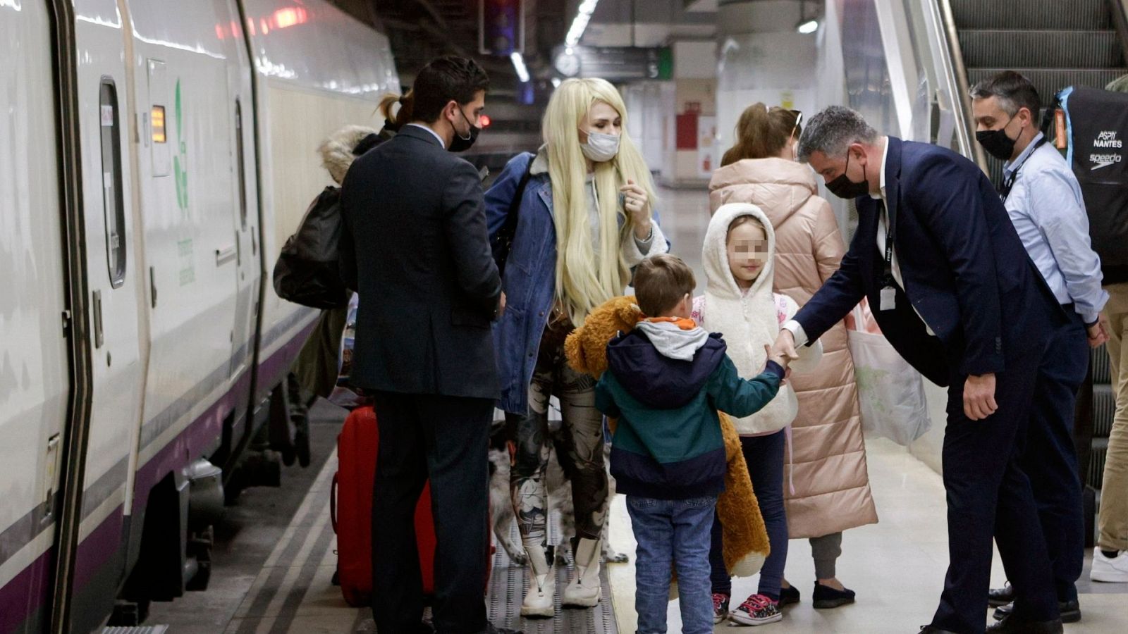 14 horas fin de semana - España tendrá tres grandes centros de acogida para los refugiados ucranianos - Escuchar ahora