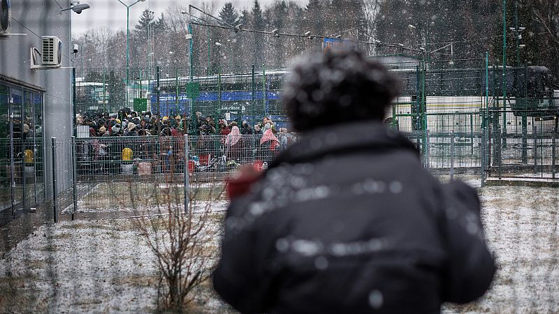 Las Mañanas de RNE con Íñigo Alfonso - RNE en la frontera | Separación familiar: "Solo espero volver a verlos" - Escuchar ahora