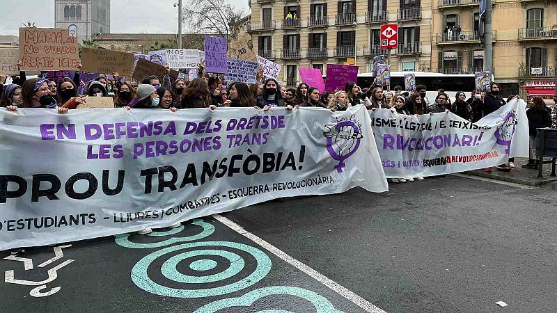 Els estudiants surten al carrer per reivindicar el Dia de les Dones