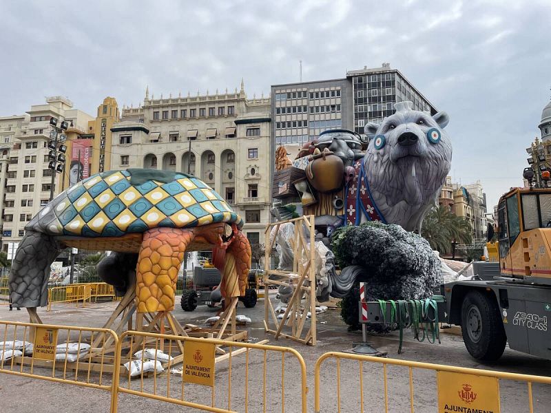 Avanzan los trabajos de la falla del Ayuntamiento - 09/03/22 - Escuchar ahora