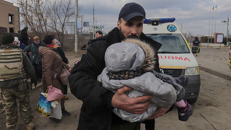 Las mañanas de RNE con Íñigo Alfonso - Rusia bombardea un hospital materno infantil en Mariúpol - Escuchar ahora