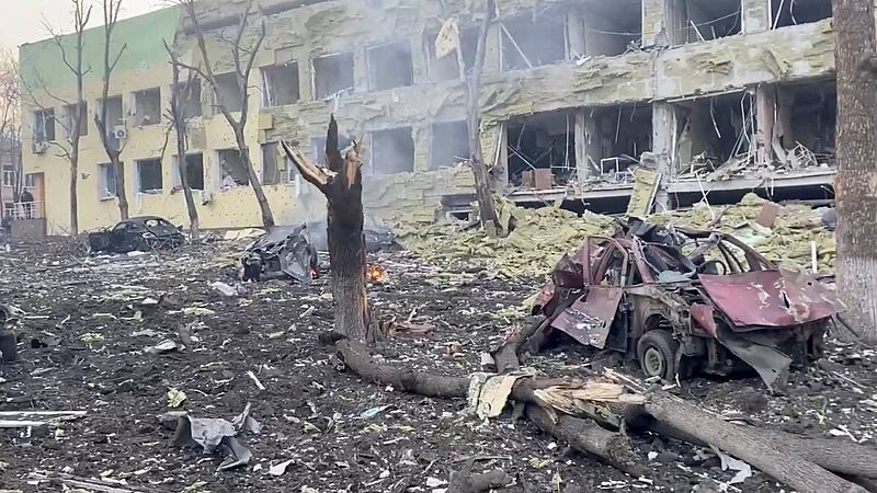 Cinco continentes - Bombardeo sobre el ala infantil de un hospital en Mariupol - Escuchar ahora