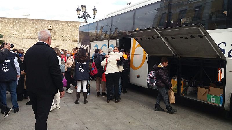 La solidaridad sigue viajando en autobus - 10/03/22