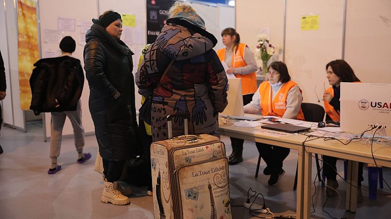 España a las 8 fin de semana - Familias ucranianas resisten en Lublin con sus hijos enfermos