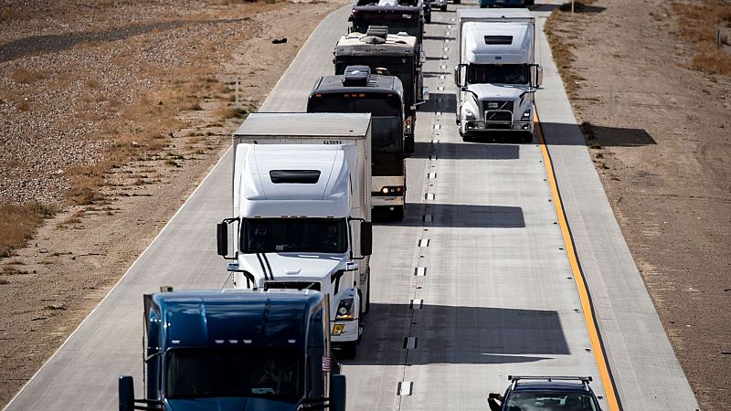 España a las 8 fin de semana - División entre los transportistas en la huelga por la subida del carburante - Escuchar ahora